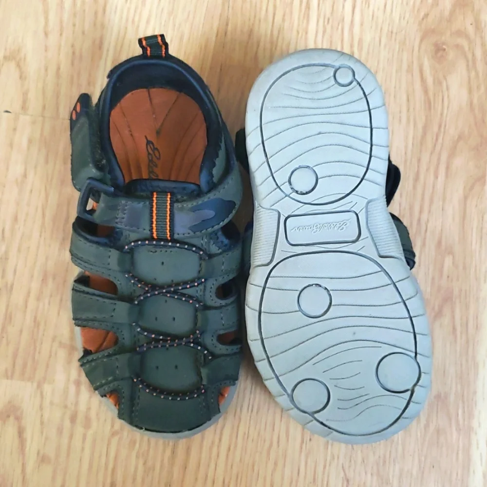 Eddie Bauer Edmund T Closed Toe Sandals Size 8